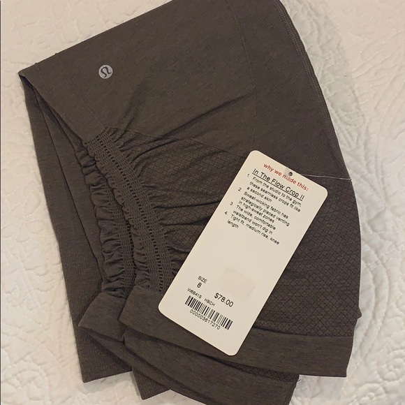 In the flow crop. New with tags incredible material they don’t make it anymore. - Picture 7 of 9